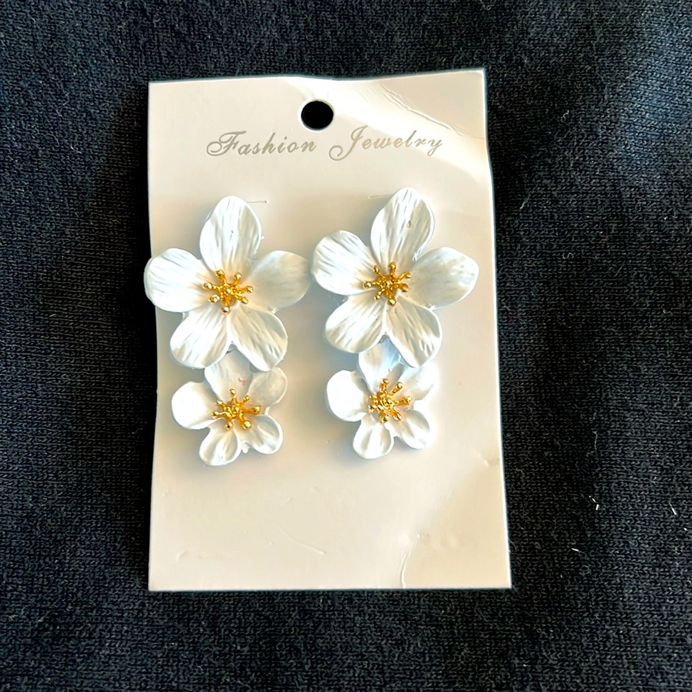 Fashion flower earrings